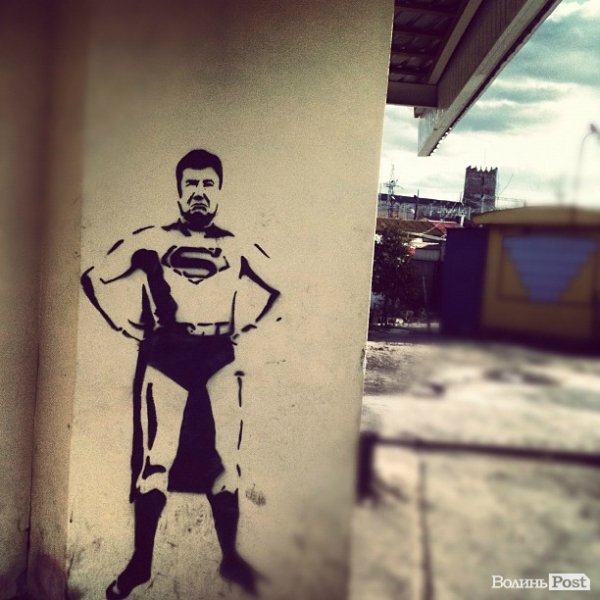 Суперфедорович на варті Луцького замку @denny_delta